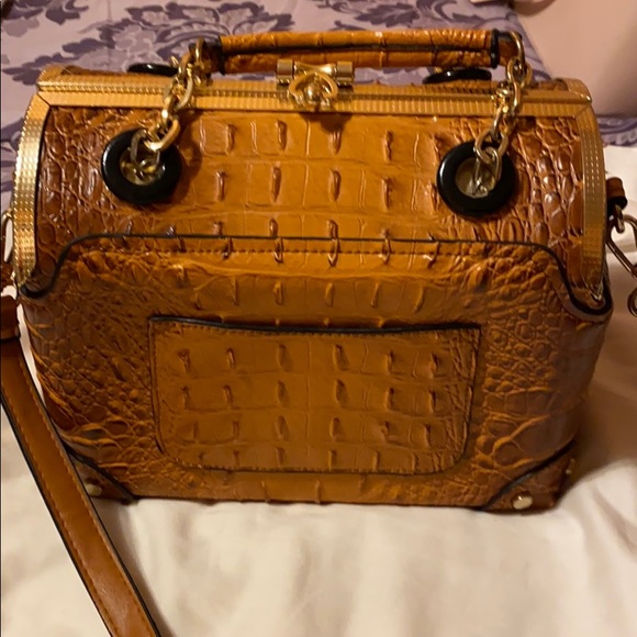 Cute elegant purse🤗🤗 - Picture 2 of 6